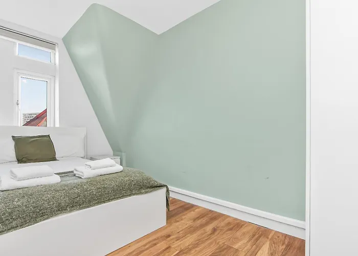 Lovely 2 Bedrooms Flat Next To The Station