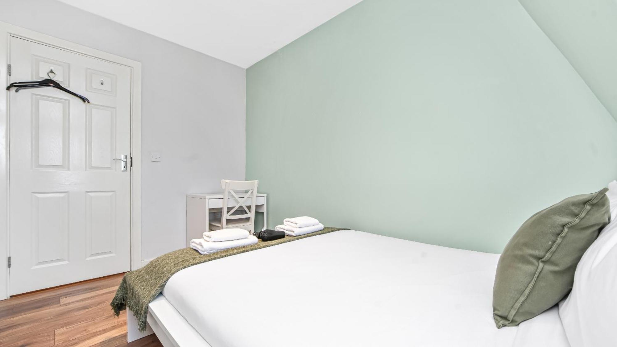 Lovely 2 Bedrooms Flat Next To The Station Apartamento